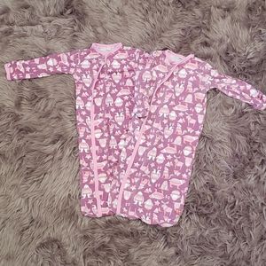 Set of 2 magnetic gowns